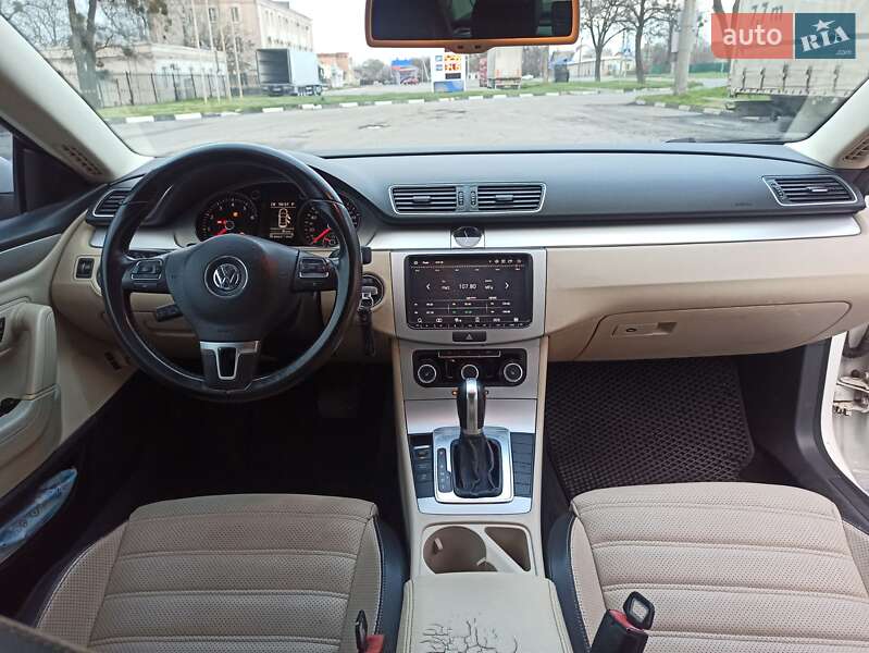 Купе Volkswagen CC / Passat CC 2011 в Полтаве