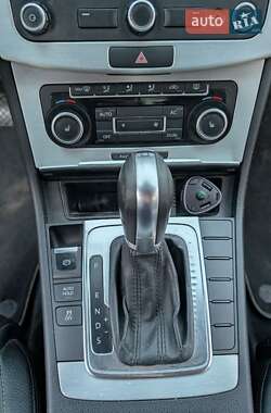 Купе Volkswagen CC / Passat CC 2011 в 