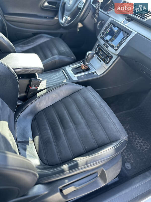 Купе Volkswagen CC / Passat CC 2011 в Ірпені