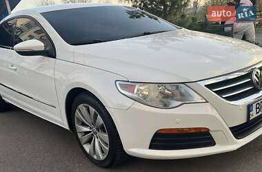 Купе Volkswagen CC / Passat CC 2011 в 