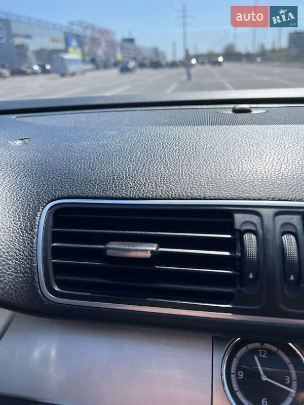 Купе Volkswagen CC / Passat CC 2013 в Чернігові