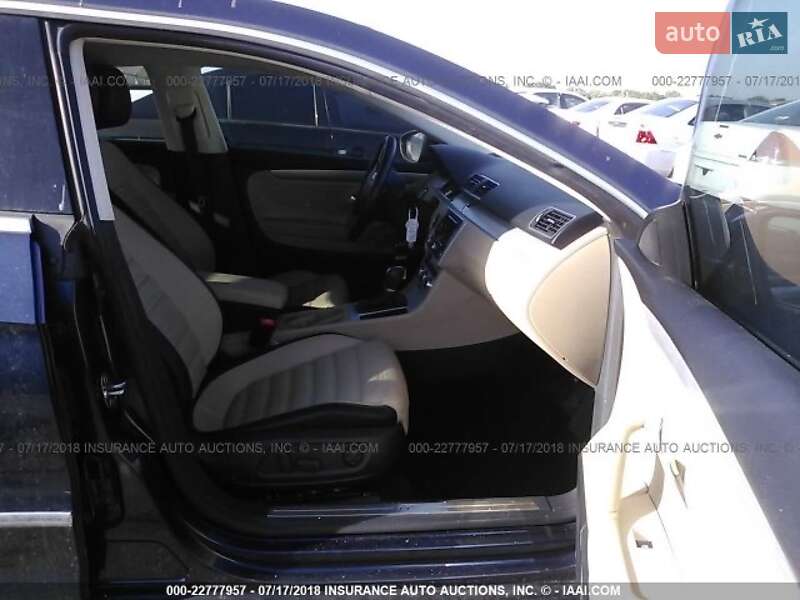 Купе Volkswagen CC / Passat CC 2013 в Ужгороде
