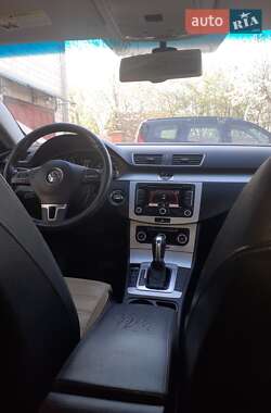 Купе Volkswagen CC / Passat CC 2011 в 