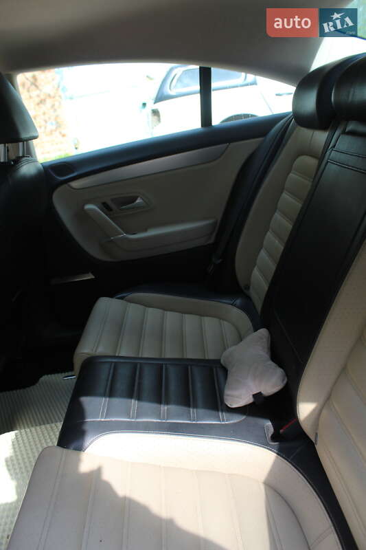 Купе Volkswagen CC / Passat CC 2009 в Кропивницком