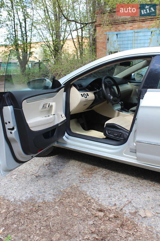 Купе Volkswagen CC / Passat CC 2009 в Кропивницком