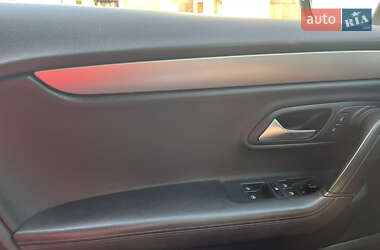 Купе Volkswagen CC / Passat CC 2011 в 