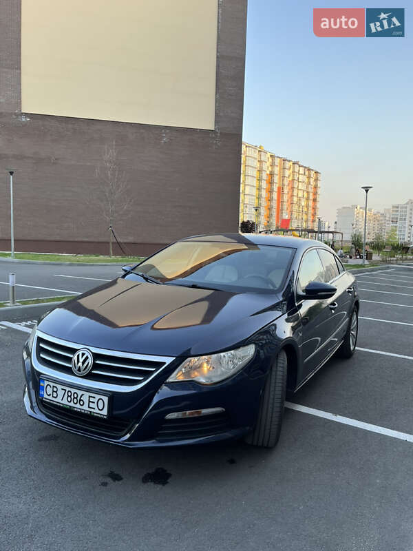 Купе Volkswagen CC / Passat CC 2011 в 