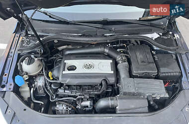 Купе Volkswagen CC / Passat CC 2011 в 