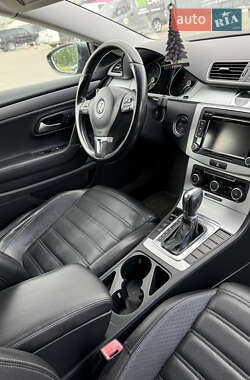 Купе Volkswagen CC / Passat CC 2011 в 