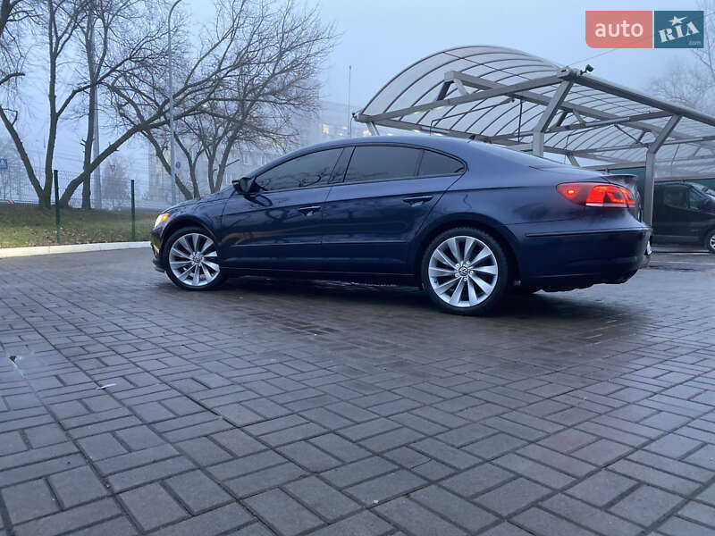 Купе Volkswagen CC / Passat CC 2013 в Киеве