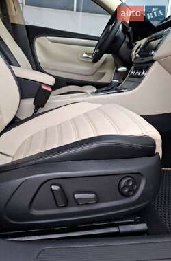 Купе Volkswagen CC / Passat CC 2009 в 