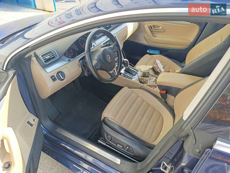 Купе Volkswagen CC / Passat CC 2012 в Киеве