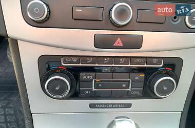 Купе Volkswagen CC / Passat CC 2011 в 