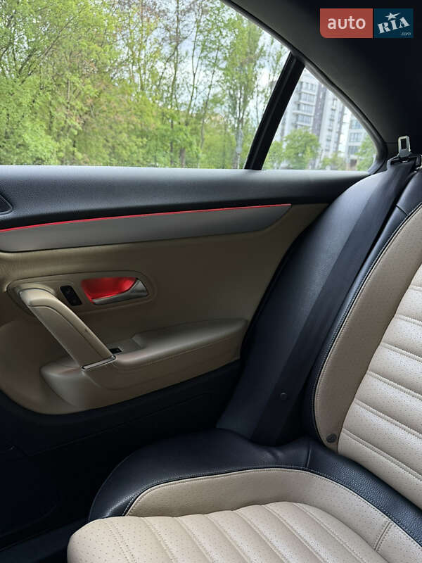 Купе Volkswagen CC / Passat CC 2013 в Львове