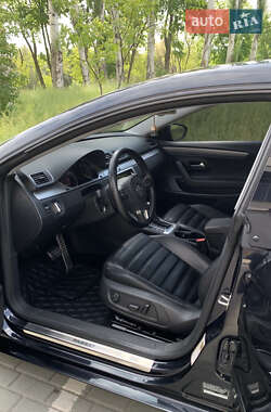 Купе Volkswagen CC / Passat CC 2011 в 