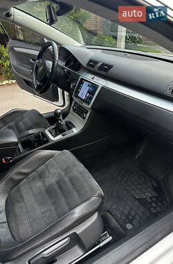 Купе Volkswagen CC / Passat CC 2011 в 