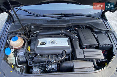 Купе Volkswagen CC / Passat CC 2013 в 