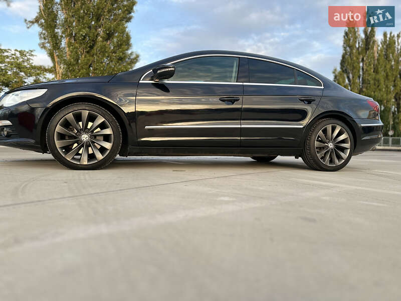 Купе Volkswagen CC / Passat CC 2009 в Києві