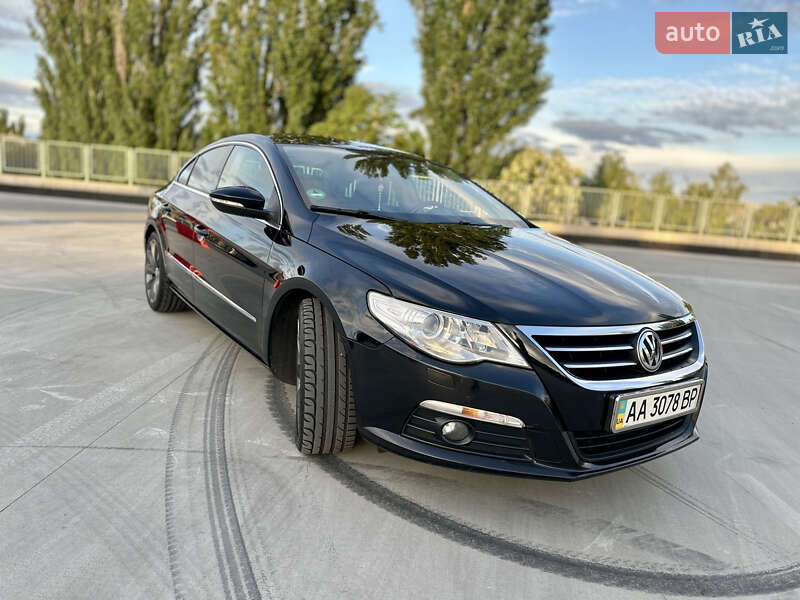 Купе Volkswagen CC / Passat CC 2009 в Києві