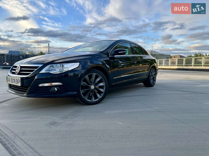 Купе Volkswagen CC / Passat CC 2009 в Києві