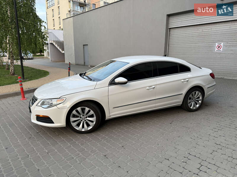 Купе Volkswagen CC / Passat CC 2011 в Киеве