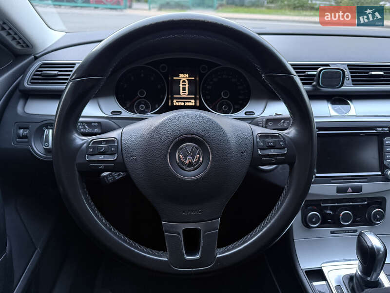 Купе Volkswagen CC / Passat CC 2011 в Киеве