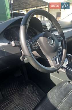 Седан Volkswagen CC / Passat CC 2013 в 