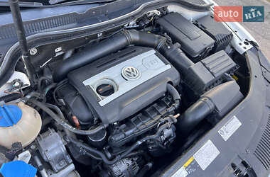 Купе Volkswagen CC / Passat CC 2013 в 