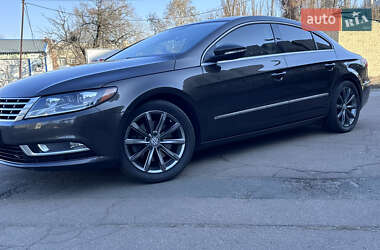 Купе Volkswagen CC / Passat CC 2014 в 