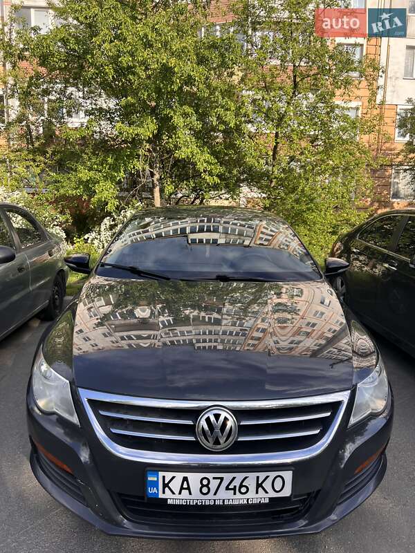 Купе Volkswagen CC / Passat CC 2011 в 