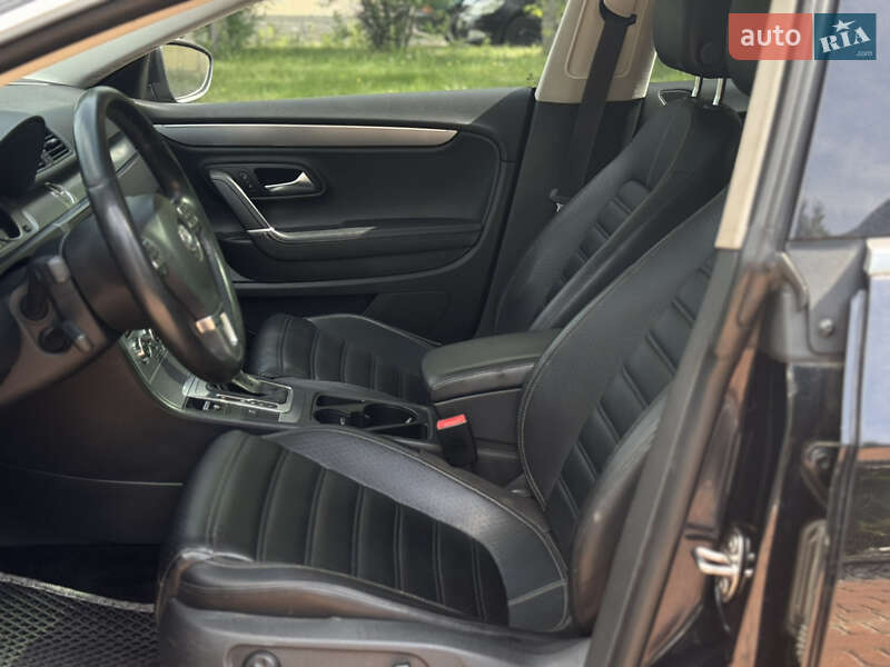 Купе Volkswagen CC / Passat CC 2012 в Киеве