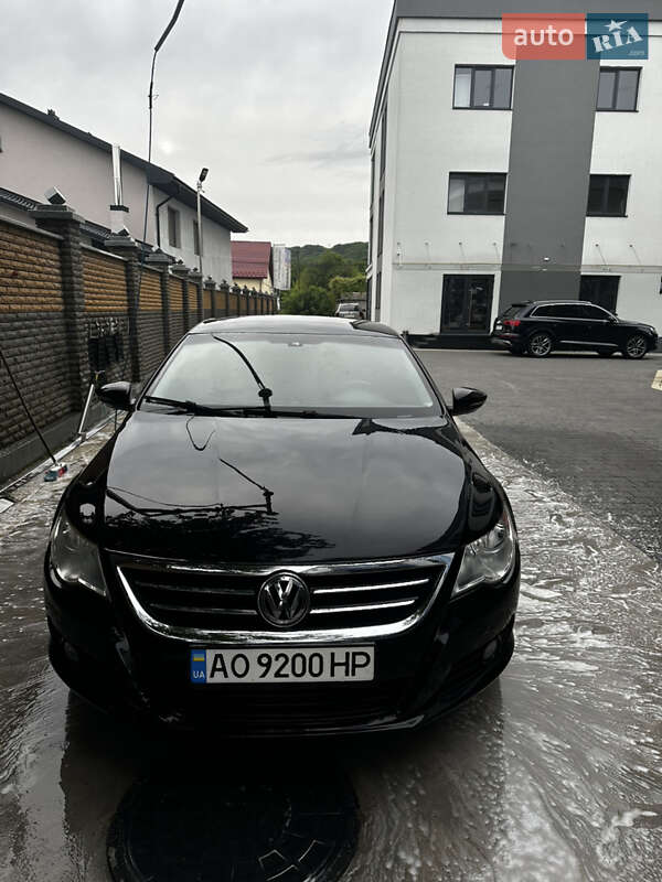 Купе Volkswagen CC / Passat CC 2010 в Тячеве