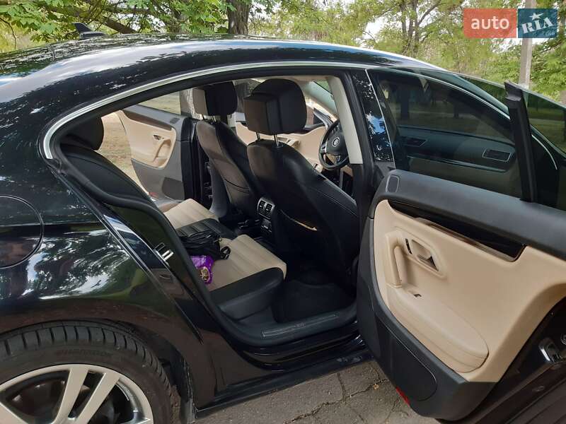 Купе Volkswagen CC / Passat CC 2012 в Херсоне
