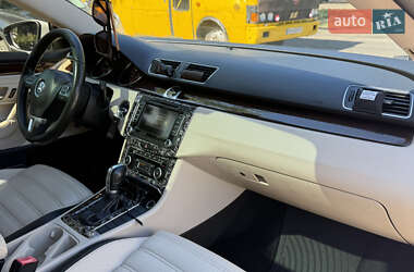 Купе Volkswagen CC / Passat CC 2011 в 