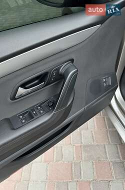 Купе Volkswagen CC / Passat CC 2011 в 