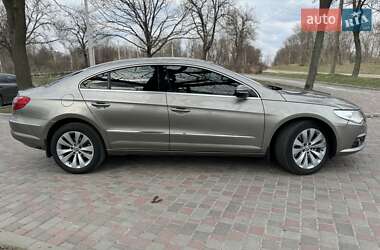 Купе Volkswagen CC / Passat CC 2011 в 