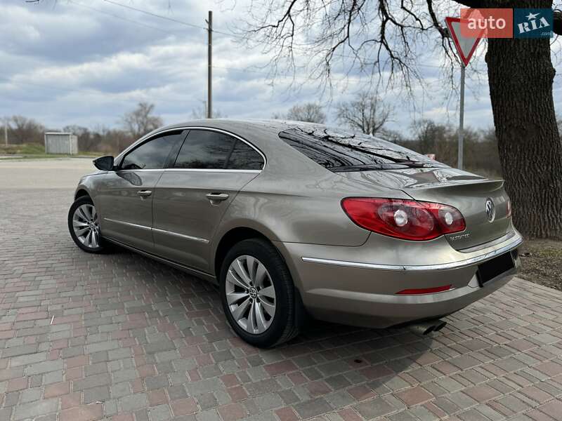 Купе Volkswagen CC / Passat CC 2011 в Кропивницком