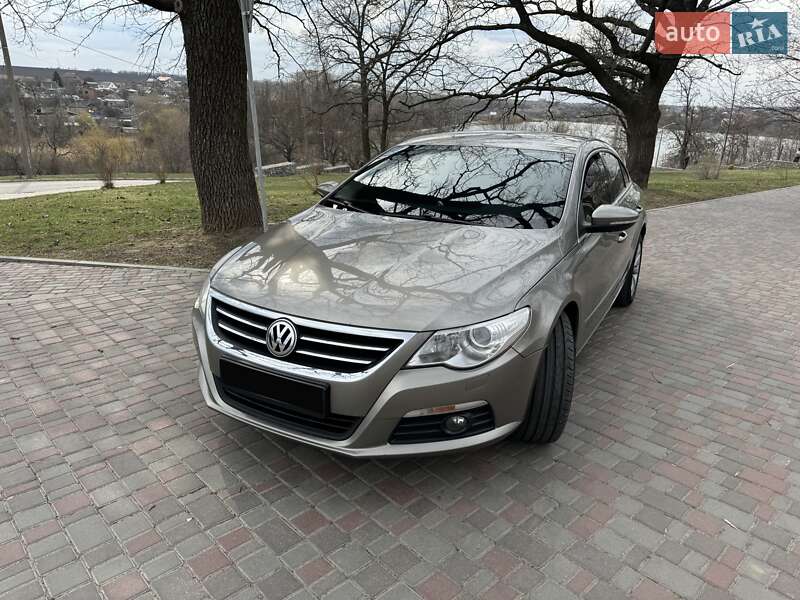 Купе Volkswagen CC / Passat CC 2011 в Кропивницком
