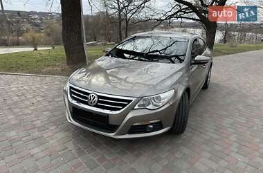 Купе Volkswagen CC / Passat CC 2011 в 