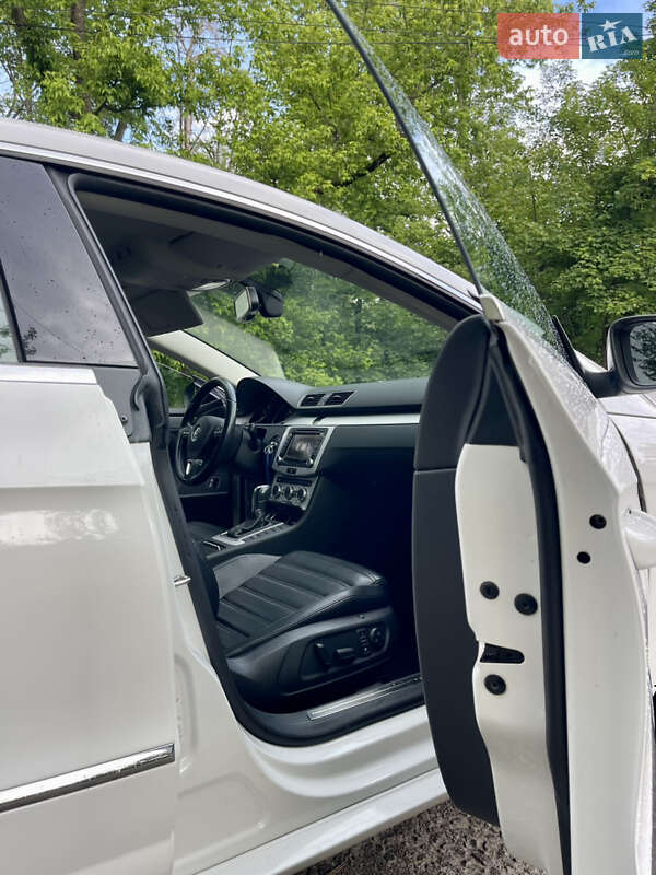 Купе Volkswagen CC / Passat CC 2012 в Киеве