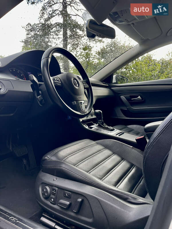 Купе Volkswagen CC / Passat CC 2012 в Киеве
