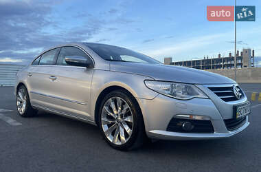 Купе Volkswagen CC / Passat CC 2009 в Львові