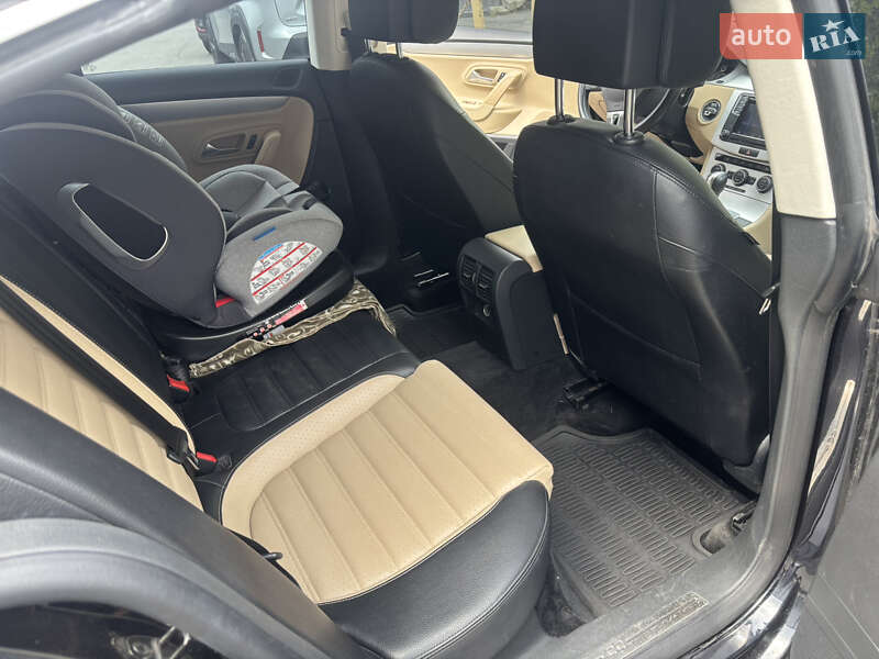 Купе Volkswagen CC / Passat CC 2015 в Киеве