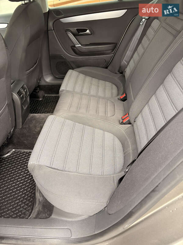 Купе Volkswagen CC / Passat CC 2010 в Киеве