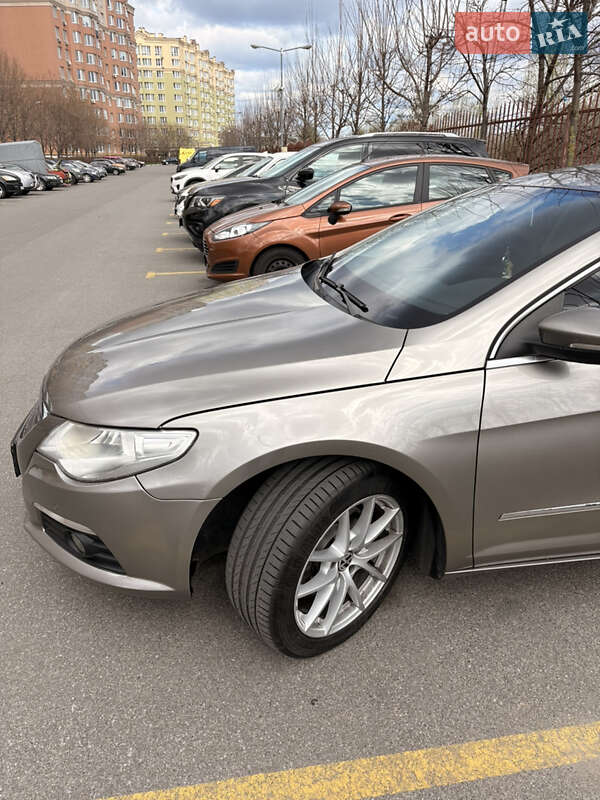 Купе Volkswagen CC / Passat CC 2010 в Киеве