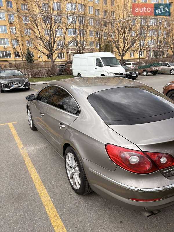 Купе Volkswagen CC / Passat CC 2010 в Киеве
