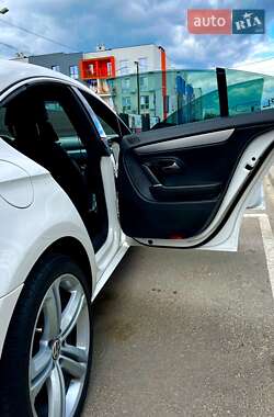 Купе Volkswagen CC / Passat CC 2011 в 