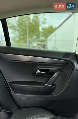 Купе Volkswagen CC / Passat CC 2012 в 