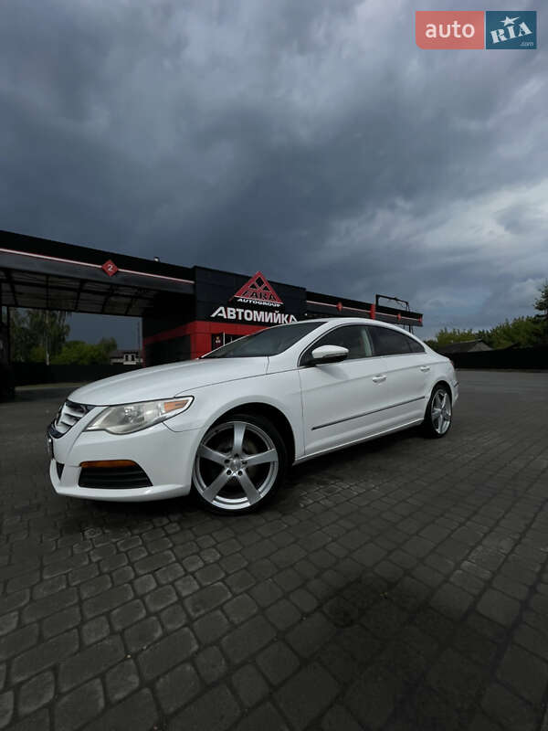 Купе Volkswagen CC / Passat CC 2011 в Рава-Руській