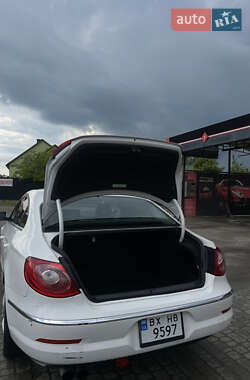 Купе Volkswagen CC / Passat CC 2011 в 